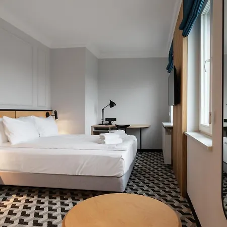 Tulip Residences Targowa Hotel 3*