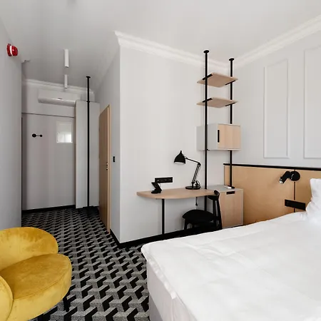 Tulip Hotels & Residences Warsaw Targowa 3*