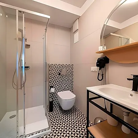 Tulip Residences Targowa מלון 3*