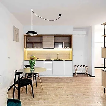 מלון Tulip Residences Targowa