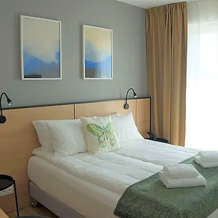 מלון Tulip Residences Targowa 3*