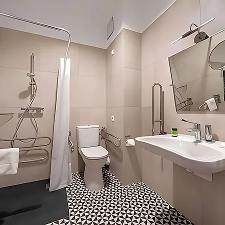 Tulip Residences Targowa מלון