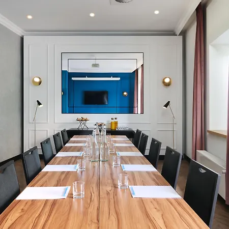 Tulip Residences Targowa 3*