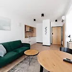호텔 Tulip Residences Targowa 3*