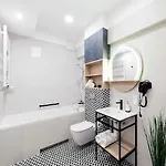 Tulip Residences Targowa 호텔