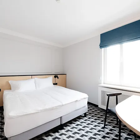 Tulip Residences Targowa מלון